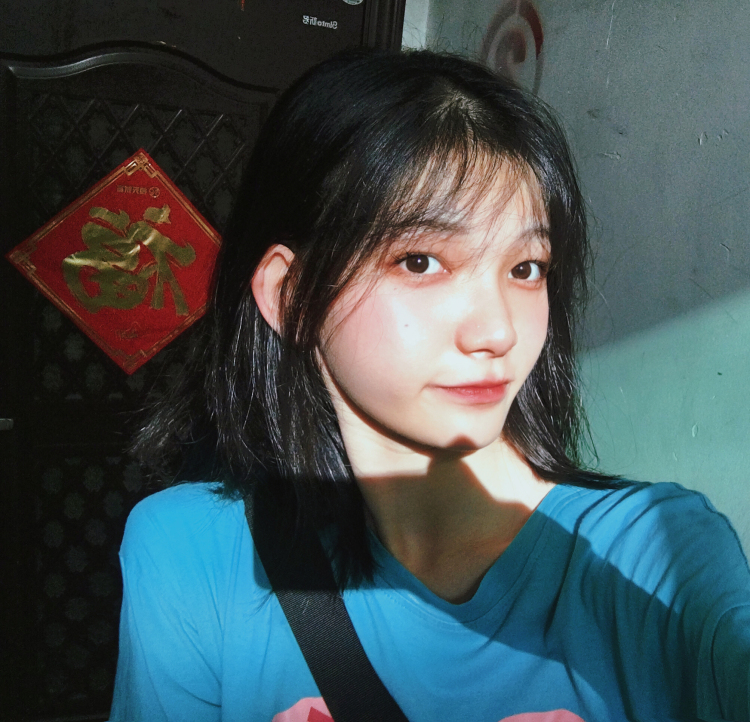 西雅兔-广东省·深圳市·龙岗区-抖音微博***-学生，身高175、体重115斤、腿长107？可以接寄拍、有马甲线、会简单的一些舞蹈喜欢运动个性活泼开朗较外向。