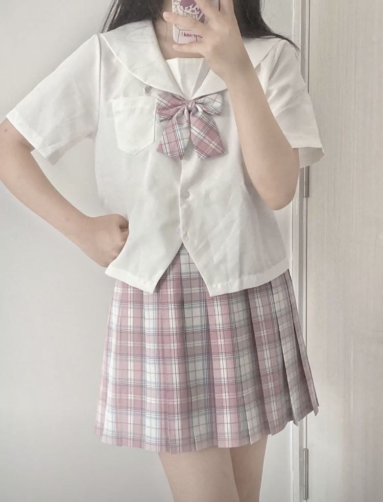 鱼鱼子-江西省·宜春市·上高县--平时喜欢自拍分享和种草服装
会p图,精修
自己剪辑视频等
165
52