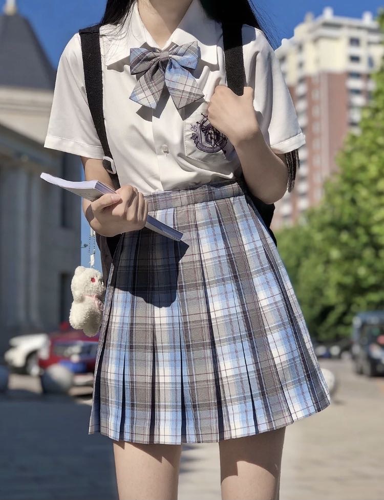 鱼鱼子-江西省·宜春市·上高县--平时喜欢自拍分享和种草服装
会p图,精修
自己剪辑视频等
165
52