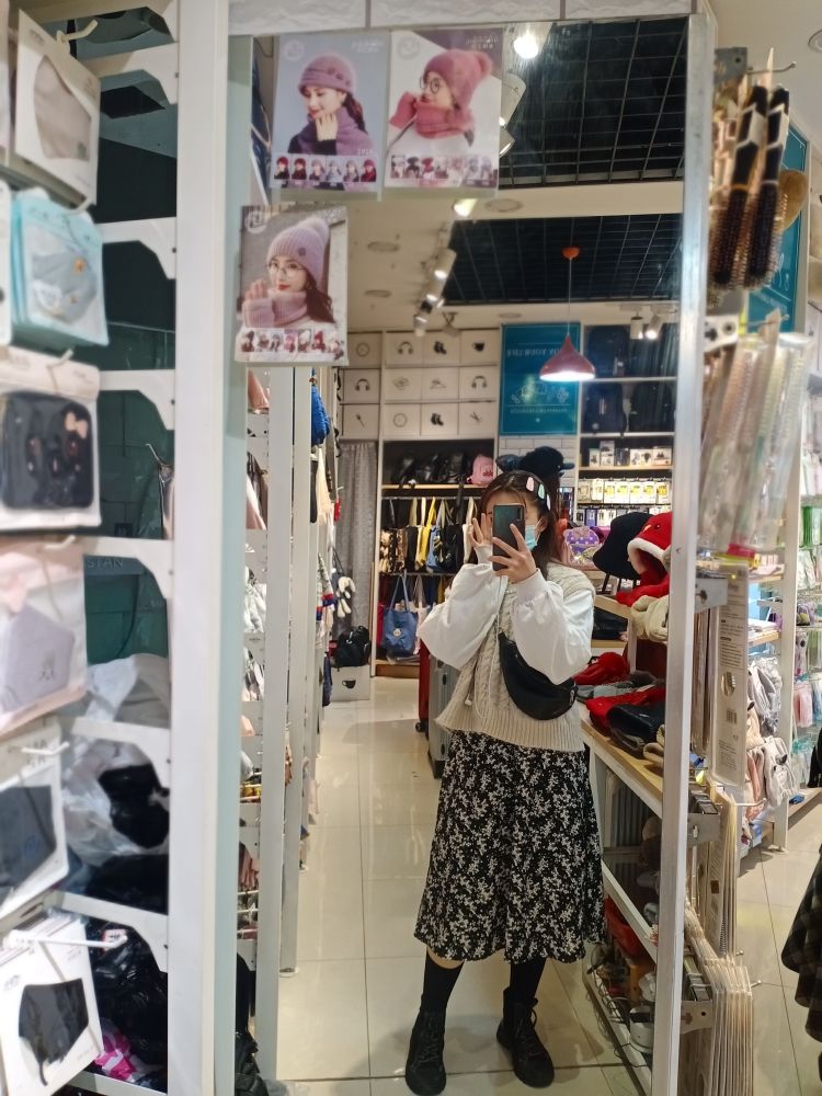 吴思悦-江苏省·无锡市·锡山区-抖音-女生,19岁
体重92斤
身高158cm
可尝试各种风格
服装,饰品
化妆品等
