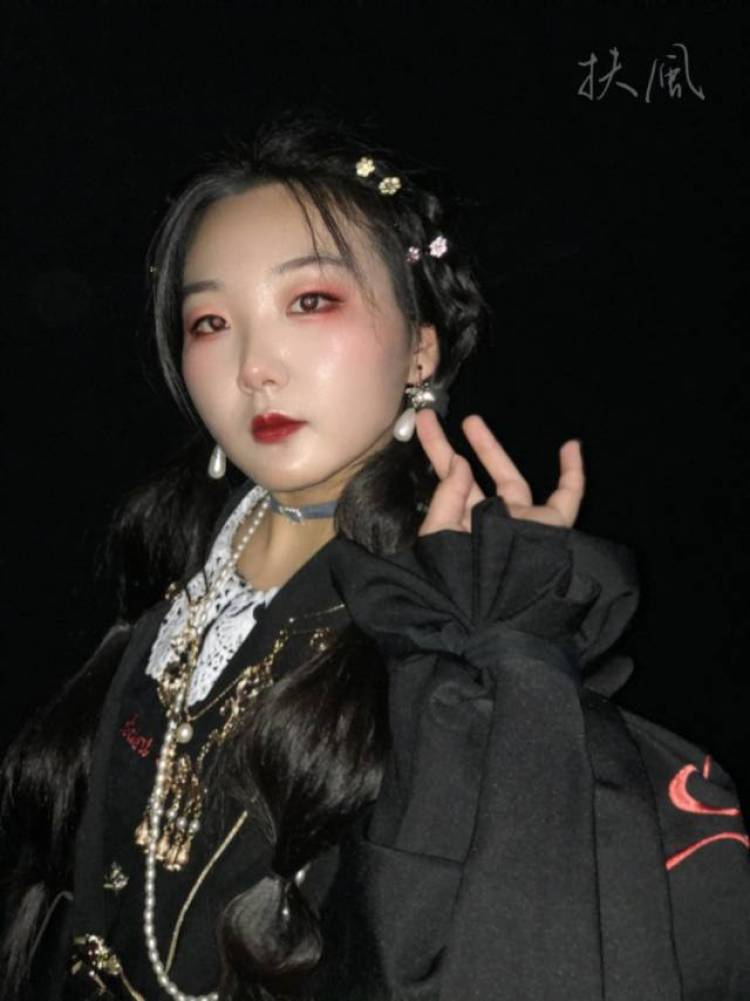 扶风不吃辣-湖北省·武汉市·江汉区-抖音,***,汉服荟-本人158 cm/44kg
接寄拍,送拍,买家秀(淘宝、拼多多都可以)服装,化妆品,饰品(戒指项链手链等)古风,运动,文艺,潮流等风格能展现
欢迎有需要的商家联系哦~