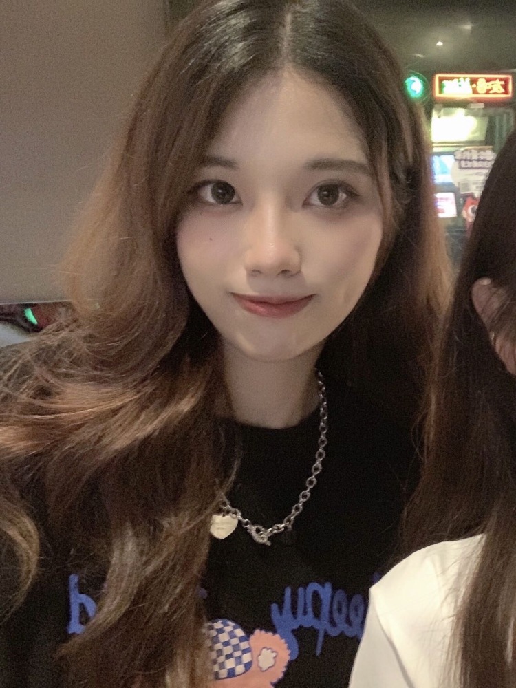 Aronrg-广东省·汕头市·澄海区--本人168体重50斤 
有摄影设备 （苹果手机+索尼单反）
后期会ps pr
对镜自拍 人像 自拍 物拍没问题👌🏻
速度快 有质量 
诚信🉑️联系
