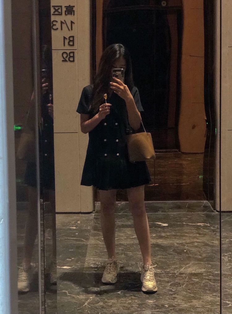 Aronrg-广东省·汕头市·澄海区--本人168体重50斤 
有摄影设备 （苹果手机+索尼单反）
后期会ps pr
对镜自拍 人像 自拍 物拍没问题👌🏻
速度快 有质量 
诚信🉑️联系