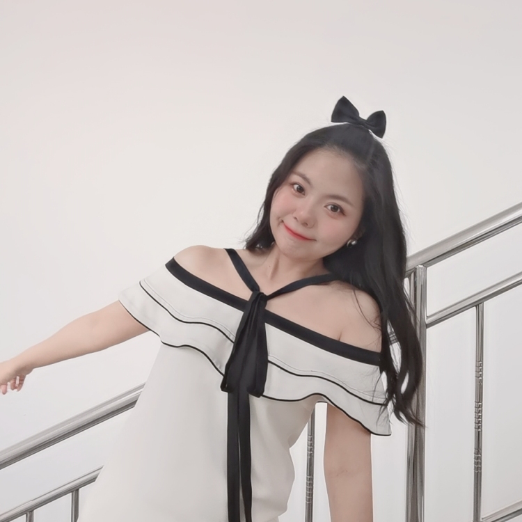 我是欣宝呀-四川省·成都市·锦江区-微博-接寄拍,衣服鞋子包包,泳衣,内衣等都可以,喜欢拍照,有寄拍经验,会修图,有耐心,风格都可以尝试~