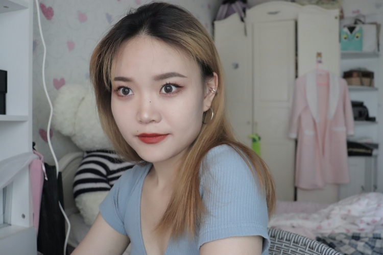 听小漩说到-贵州省·黔西南布依族苗族自治州·兴仁市-抖音 微博 ***-美瞳、配饰、服装***推广或是拍买家秀，寄拍、免费置换都OK