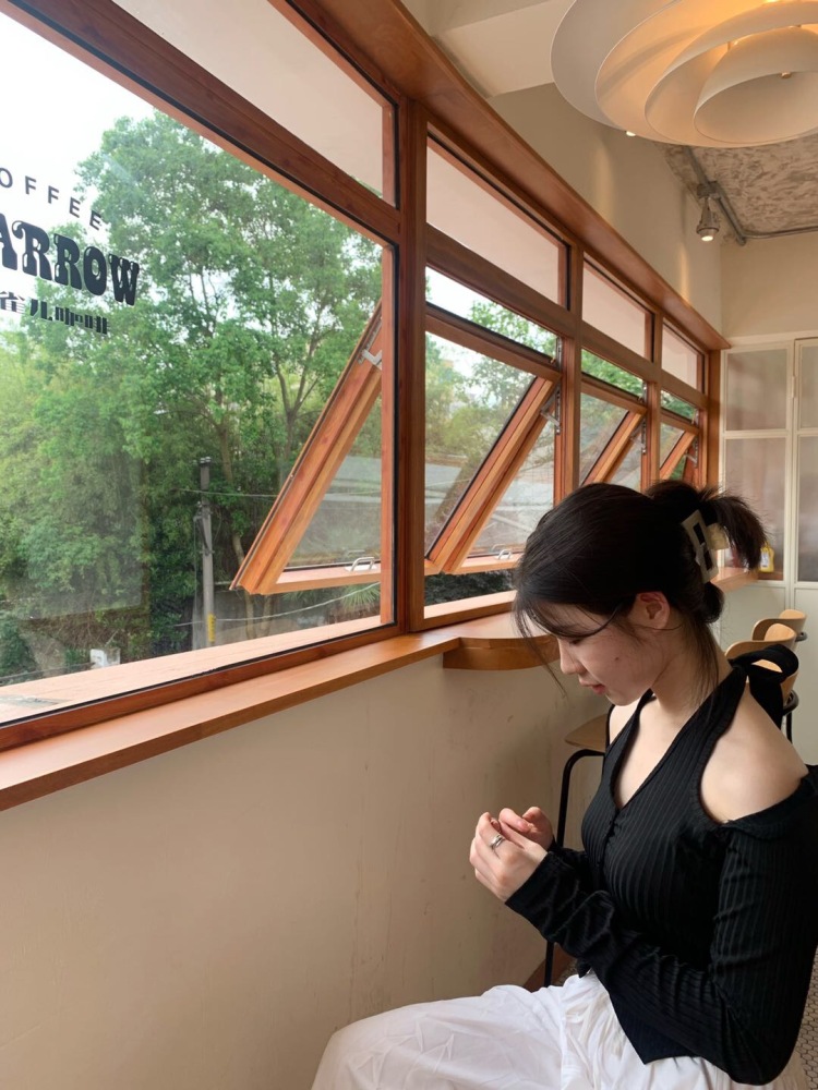🍑沧海与桑狗-江苏省·南京市·栖霞区-***-身高:165
体重:110
接寄拍,探店打卡,开箱测评
***曾发布笔记获赞360个
主业负责淘宝店铺新品拍摄,了解淘宝调性。
做事认真负责,希望长期合作。