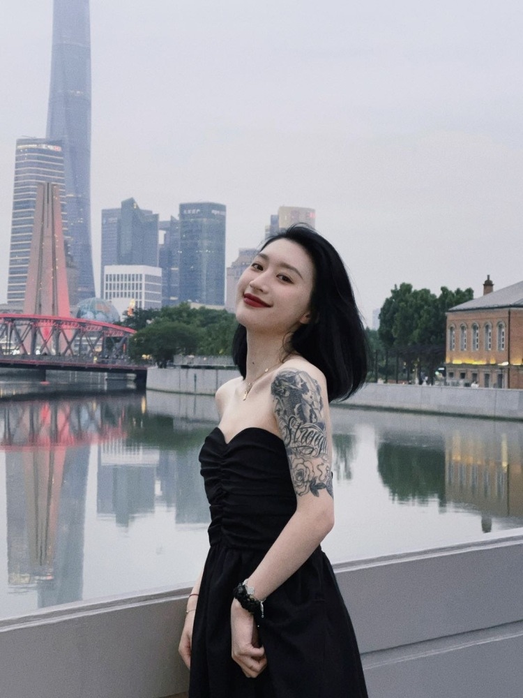 惠子-上海市·上海市·浦东新区-抖音-约寄拍哦 风格都可以尝试~不接私房照!!淘宝寄拍 服装寄拍 首饰 配饰 鞋子都可以