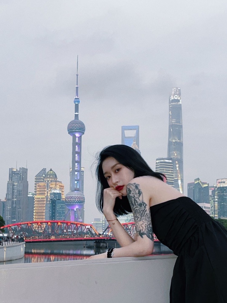 惠子-上海市·上海市·浦东新区-抖音-约寄拍哦 风格都可以尝试~不接私房照!!淘宝寄拍 服装寄拍 首饰 配饰 鞋子都可以