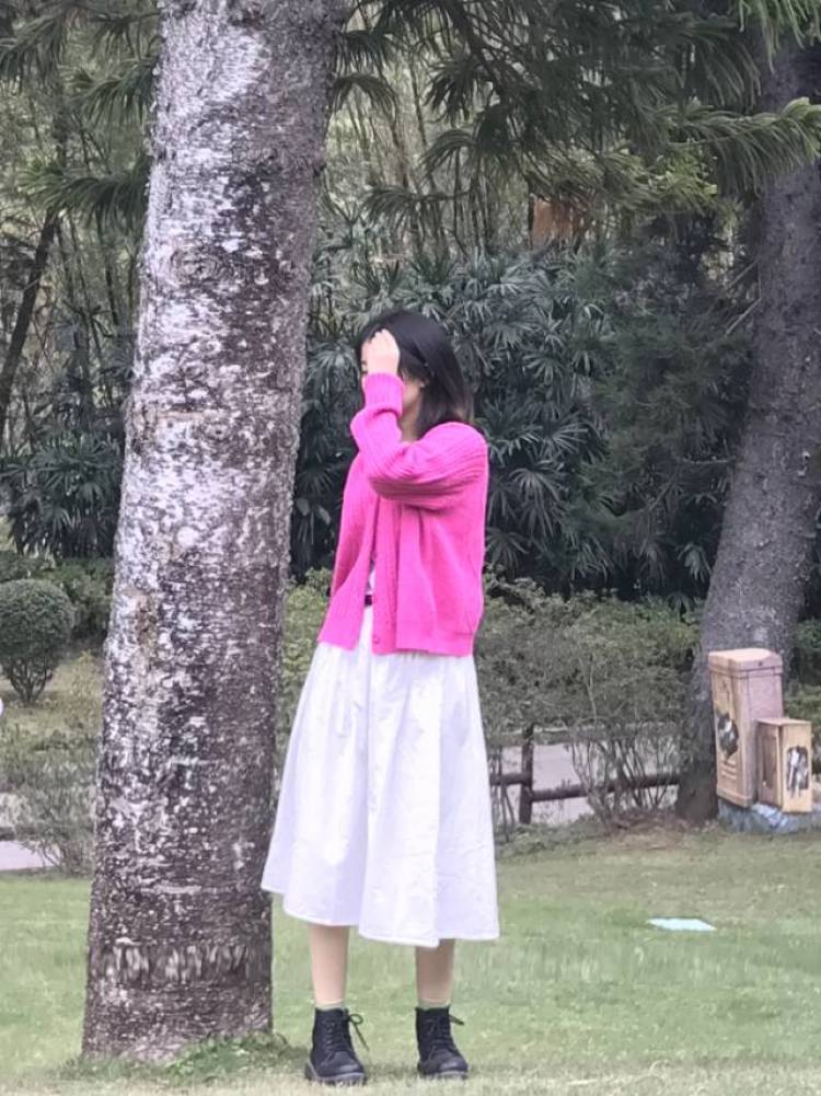 木南-安徽省·宣城市·绩溪县-抖音 微博 ***-学生，擅长拍照修图，擅长拍摄服饰、化妆品、美食、美瞳等等
接单范围：买家秀，淘宝逛逛种草带货，短视频带货，开箱测评等
快来找我接单吧~