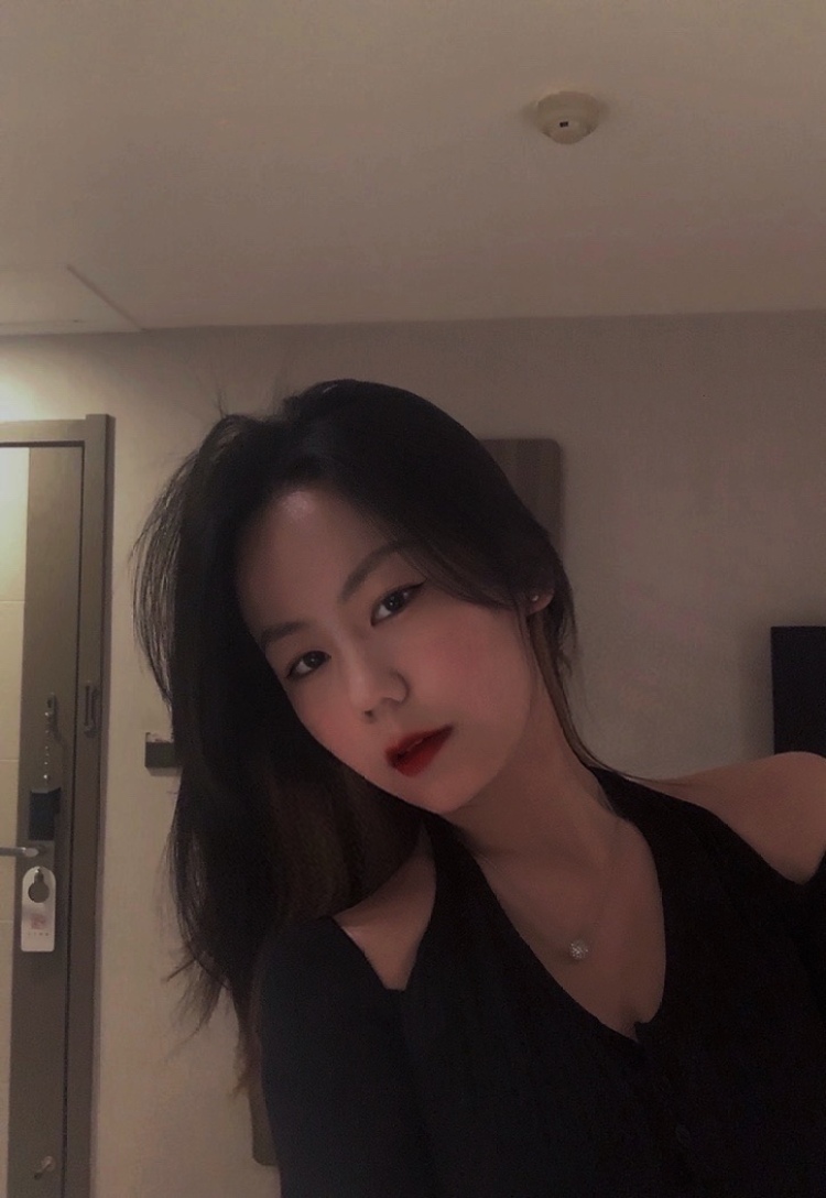 虾条-河南省·郑州市·管城回族区--配音 服饰 美妆 美瞳 探店 手指细长可接相关产品展示
(声音好听 会配音还会修图)