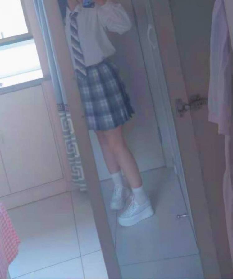 萱崽很讲理-山东省·烟台市·龙口市-抖音 ***-美瞳 彩妆 衣饰都能接,有软度基础,价格合适就可,开箱测评也可
