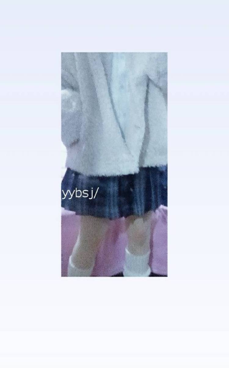 。-湖南省·邵阳市·邵东市-快手-身高165 体重45kg 会拍照 会p图 会剪辑视频 喜欢各种穿搭 各种风格 美妆类和服饰类优先接