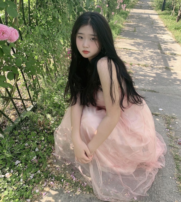 金猪猪侠-浙江省·杭州市·萧山区-抖音 *** 微博 -擅长化妆,穿搭,好物分享。接抖音和***。可以录美妆视频 ,美瞳分享/拍图,和发种草开箱推广,也可以探店打卡