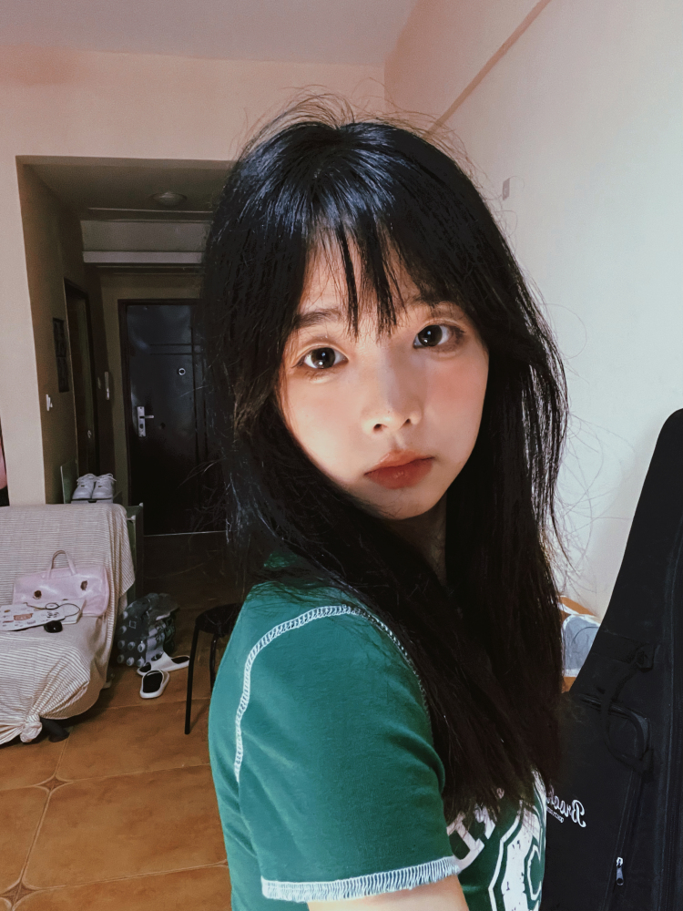 莫吉托-重庆市·重庆市·沙坪坝区-抖音 微博-我是一个长相甜美可爱的女生,风格百变,喜欢多种风格。喜欢拍照修图,也喜欢分享照片。有饰品寄拍的经验,有想法的商家请快来找我吧!