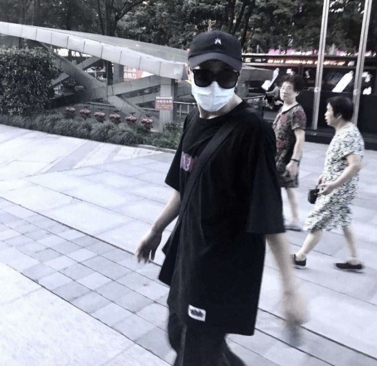 肥牛🇨🇳-河南省·郑州市·中原区-抖音-大家好!我是肥牛、
175cm/58kg 接买家秀 详情都可以 风格多变 拍摄场地丰富
艺名:肥牛
身份:直播带货
年龄:20
身高:175CM
体重:58KG
粉丝:100
坐标:河南省 郑州市 中