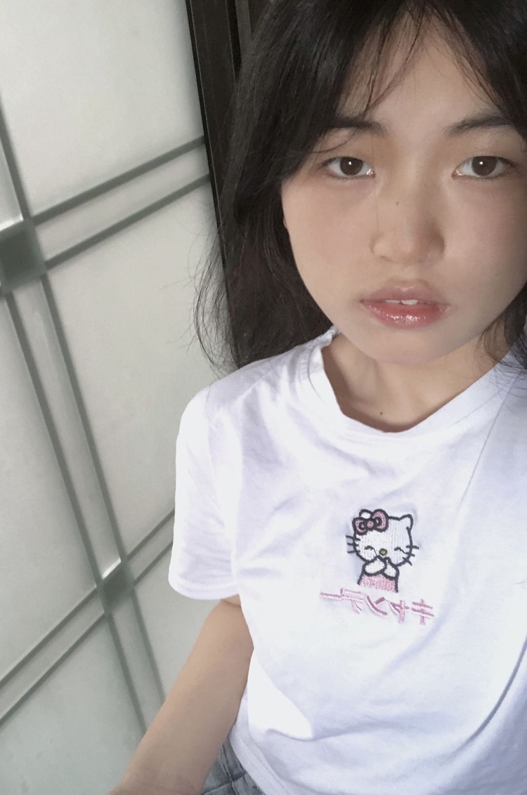 黎清-贵州省·黔东南苗族侗族自治州·从江县-快手,微博,***-学生,身高155 体重90 擅长拍照修图均可
有拍照工具
可接买家秀 ,种草姬,开箱测评,免费试用,探店打卡,平面模特兼职等
