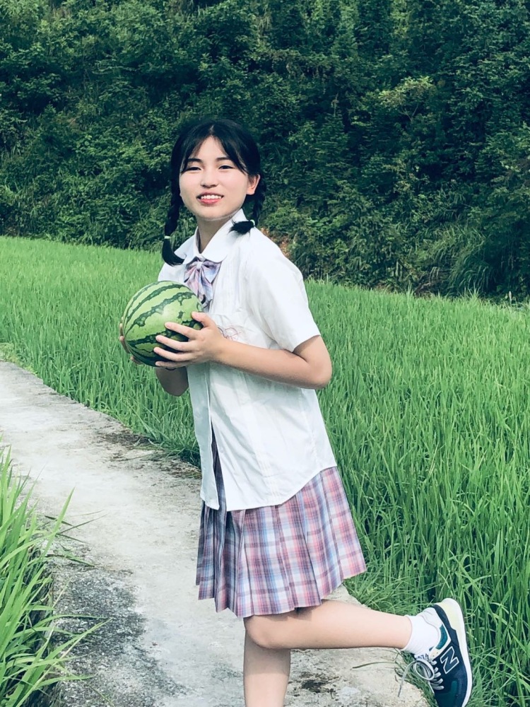 黎清-贵州省·黔东南苗族侗族自治州·从江县-快手,微博,***-学生,身高155 体重90 擅长拍照修图均可
有拍照工具
可接买家秀 ,种草姬,开箱测评,免费试用,探店打卡,平面模特兼职等