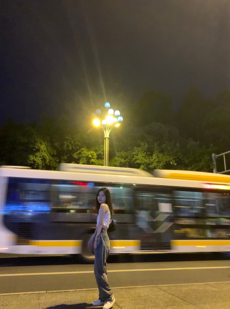 Lᴏᴠᴇ ᴇᴀᴄʜ ᴏᴛʜᴇʀ-四川省·成都市·武侯区--接寄拍 详情页,服装、耳环 项链 戒指 发饰都可
风格多变 可甜可盐
