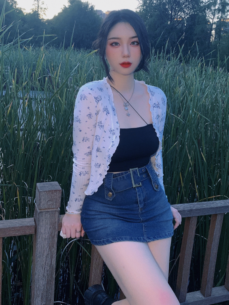 早川木奈子-广东省·珠海市·香洲区--平时喜欢拍照化妆 擅自p图 可以根据衣服来画不一样的妆容 可以接衣服 美瞳 鞋子 包包 饰品 彩妆的网拍
在玩的软件:抖音(163粉)小紅書 微博
身高161.110有點微胖 推廣微胖的衣服也可以接
