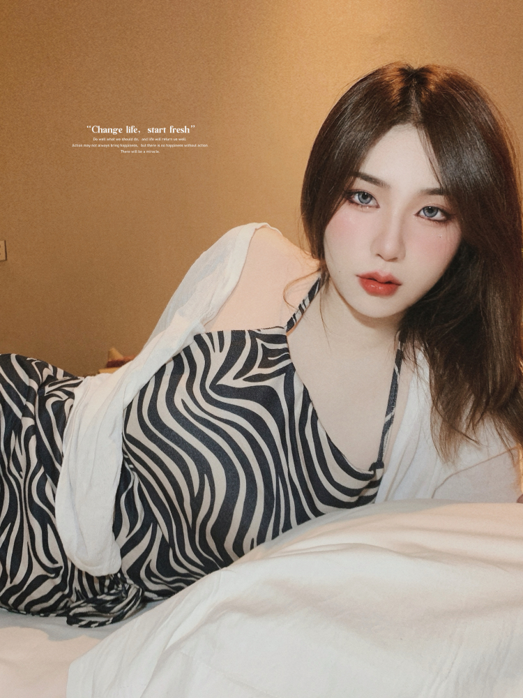 早川木奈子-广东省·珠海市·香洲区--平时喜欢拍照化妆 擅自p图 可以根据衣服来画不一样的妆容 可以接衣服 美瞳 鞋子 包包 饰品 彩妆的网拍
在玩的软件:抖音(163粉)小紅書 微博
身高161.110有點微胖 推廣微胖的衣服也可以接