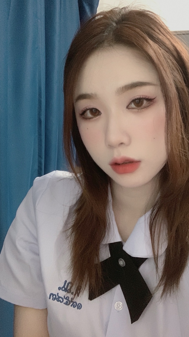 早川木奈子-广东省·珠海市·香洲区--平时喜欢拍照化妆 擅自p图 可以根据衣服来画不一样的妆容 可以接衣服 美瞳 鞋子 包包 饰品 彩妆的网拍
在玩的软件:抖音(163粉)小紅書 微博
身高161.110有點微胖 推廣微胖的衣服也可以接