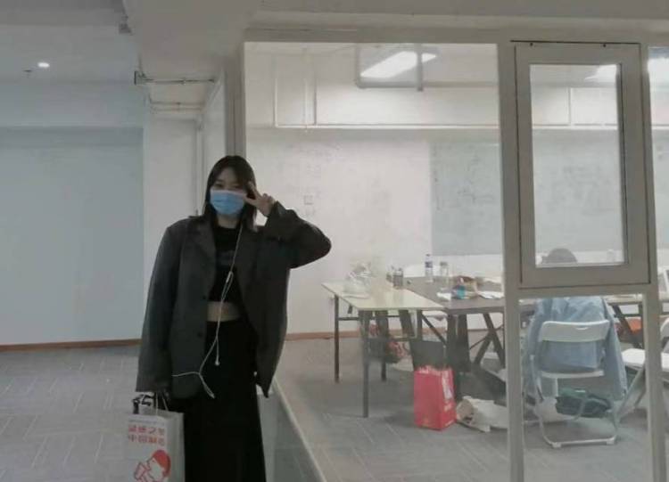 小🐏-河南省·郑州市·中原区-抖音 *** 微博-年龄18身高172接寄拍网拍买家秀,抖音***微博广告推广,接直播。编导专业在读生,有拍照,短视频制作经验。
