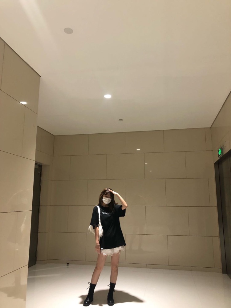 .-湖南省·长沙市·宁乡市--身高161体重48kg，爱好拍照探店等，喜欢逛淘宝，可接衣服寄拍买家秀等，淘宝逛逛种草，商家dd