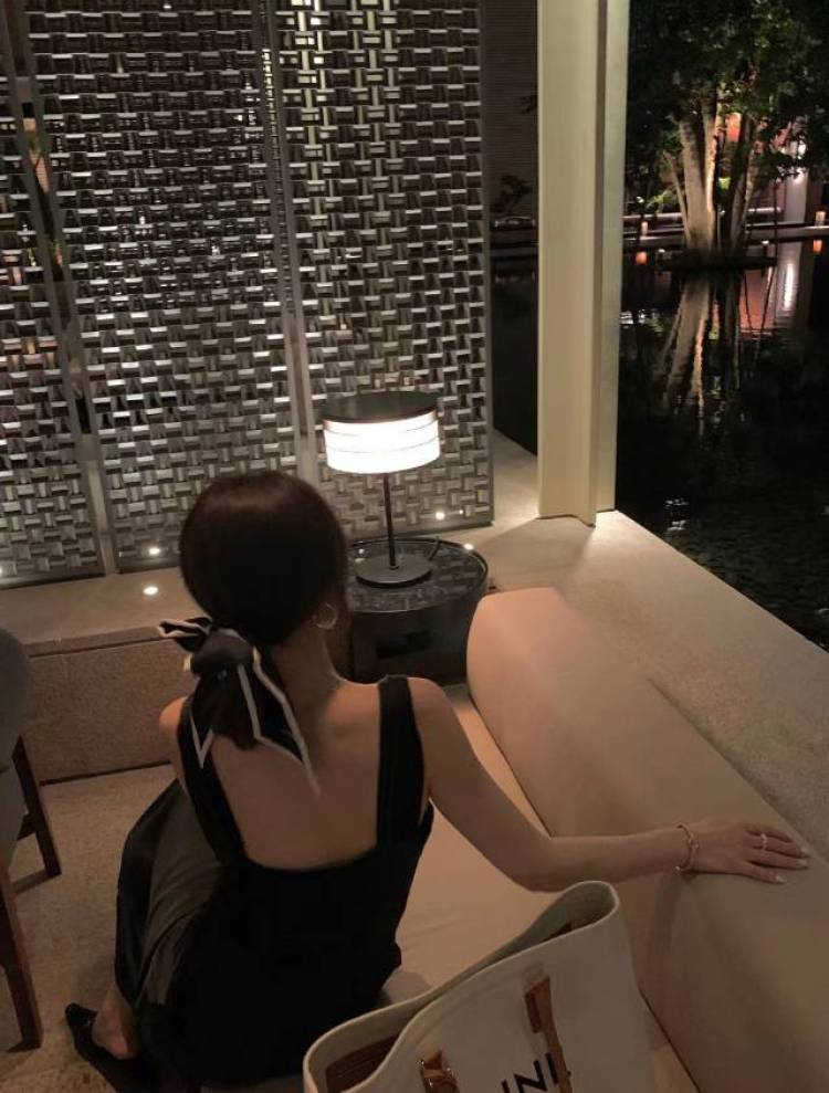 LU LU-江西省·南昌市·西湖区--身高166
体重110
任何风格都可以,买家秀,商业推广等等