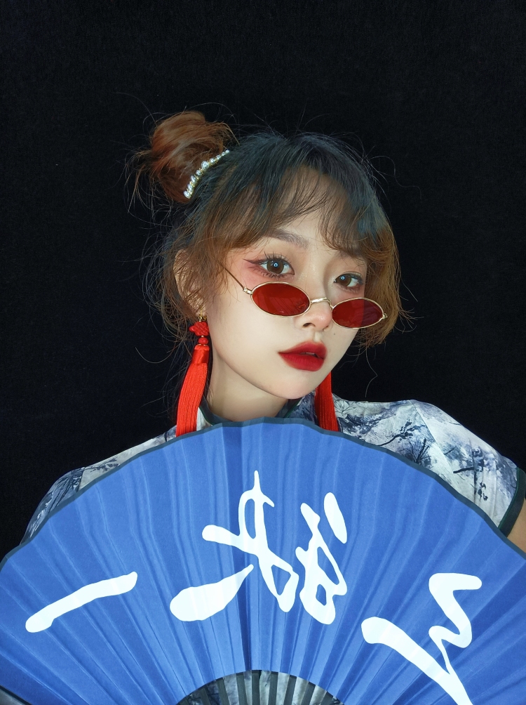 杨一一-天津市·天津市·滨海新区-抖音-有抖音和***账号,喜欢拍照P图,擅长各类风格穿搭,可接买家秀,寄拍模特,探店打卡。
