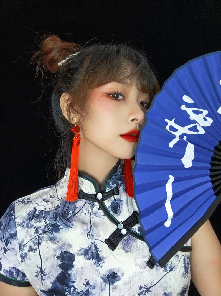 杨一一-天津市·天津市·滨海新区-抖音-有抖音和***账号,喜欢拍照P图,擅长各类风格穿搭,可接买家秀,寄拍模特,探店打卡。