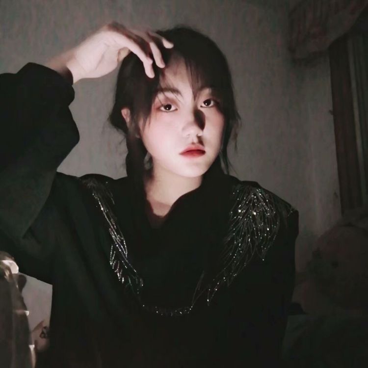 🦋-山东省·青岛市·黄岛区-抖音 ***-买家秀或者开箱种草  我年龄18身高170体重118可甜可辣希望能让我试试会弹古筝会跳舞