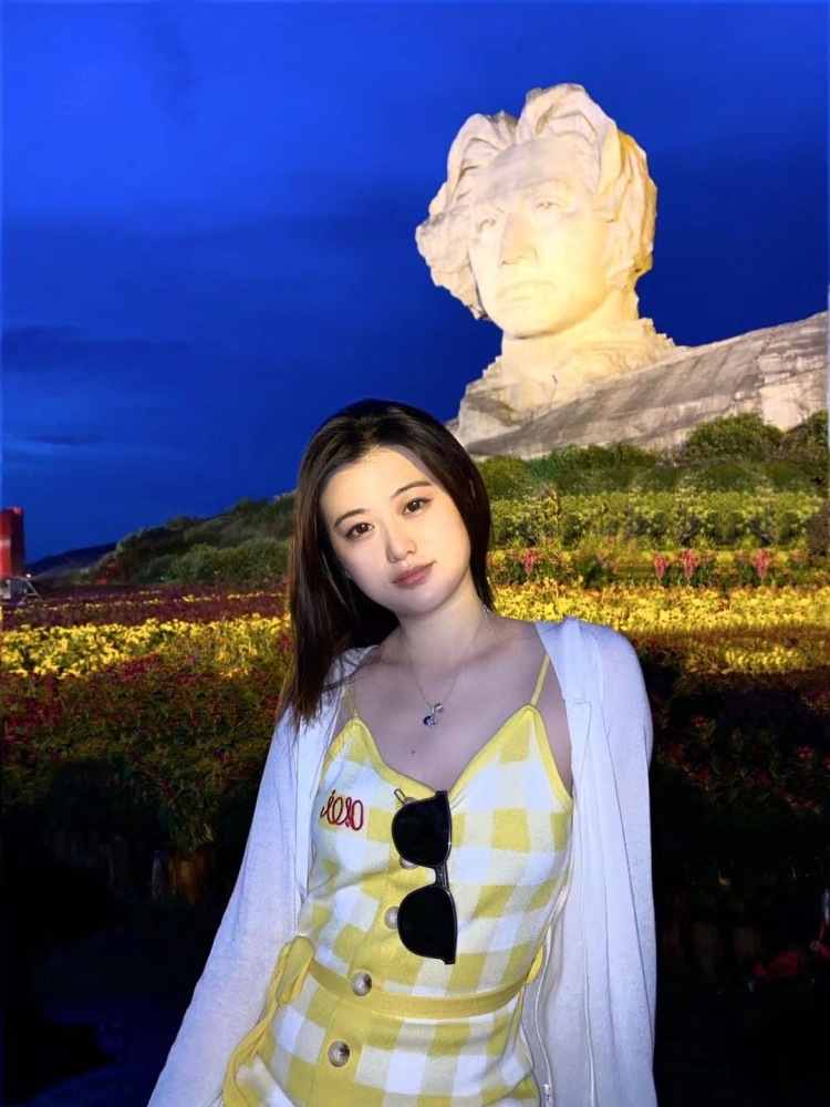 零零宝藏-广西壮族自治区·南宁市·良庆区--可接服装寄拍、线下约拍、美瞳拍照、饰品、都可以,有需要的商家联系我哦,身高170. 体重100斤