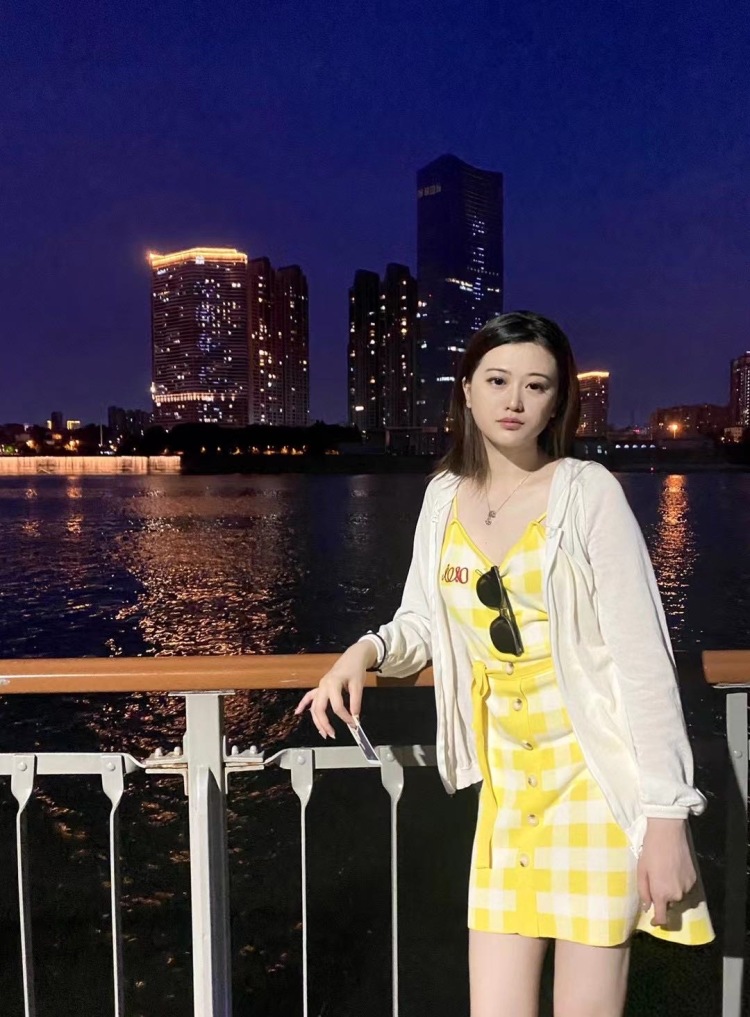 零零宝藏-广西壮族自治区·南宁市·良庆区--可接服装寄拍、线下约拍、美瞳拍照、饰品、都可以,有需要的商家联系我哦,身高170. 体重100斤