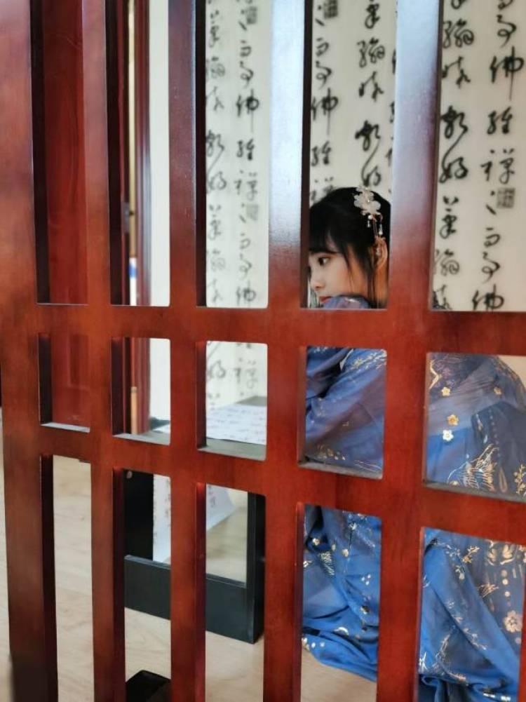 烊烊Haley-河南省·郑州市·金水区--烊烊Haley
学生 模特 演员
定居 河南郑州
生日 2005.1.8
168cm/52kg
可甜可盐 风格多样
会街舞 吉他 滑板 跆拳道 高尔夫 摄影
专业模特 三年平面经验 与多家公司 商家合