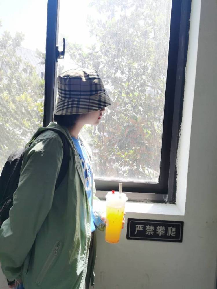 烊烊Haley-河南省·郑州市·金水区--烊烊Haley
学生 模特 演员
定居 河南郑州
生日 2005.1.8
168cm/52kg
可甜可盐 风格多样
会街舞 吉他 滑板 跆拳道 高尔夫 摄影
专业模特 三年平面经验 与多家公司 商家合
