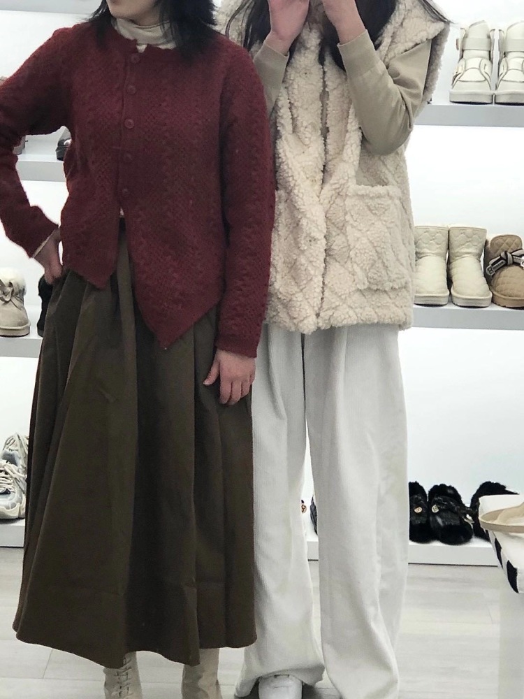 Y T.-重庆市·重庆市·渝北区-***-接寄拍 买家秀 本人身高164 94斤 擅长多种风格 穿搭 会修图 可以长期合作