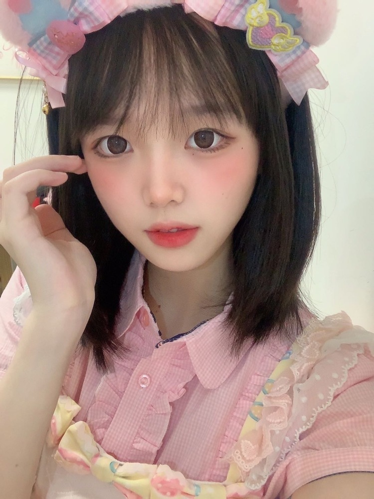 七-广东省·深圳市·罗湖区-快手：wusi12345-有网拍 约拍经历 是一个素人模特 在网络上🥢👋也有2w粉丝 所以推广合作这些都有经验  身高165 95 会金可能配合合作方