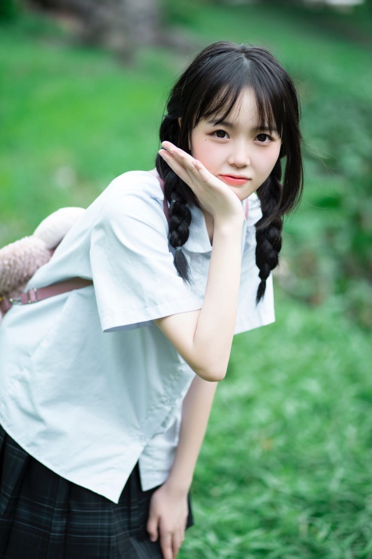 七-广东省·深圳市·罗湖区-快手:wusi12345-有网拍 约拍经历 是一个素人模特 在网络上🥢👋也有2w粉丝 所以推广合作这些都有经验 身高165 95 会金可能配合合作方