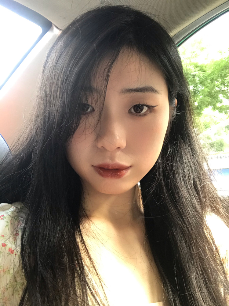 KIKI-甘肃省·兰州市·城关区-抖音 ，***，快手，微博-喜欢穿搭拍照📷，喜欢模特，可以接买家秀，平面模特，探店打卡，寄拍模特。