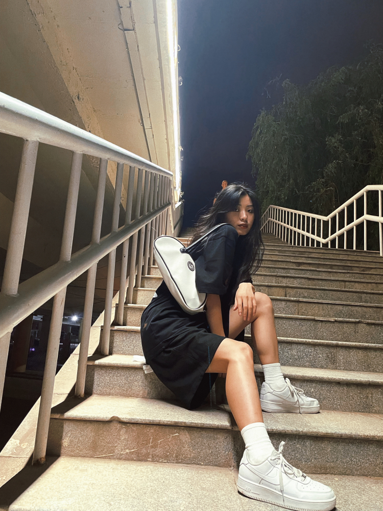 KIKI-甘肃省·兰州市·城关区-抖音 ,***,快手,微博-喜欢穿搭拍照📷,喜欢模特,可以接买家秀,平面模特,探店打卡,寄拍模特。