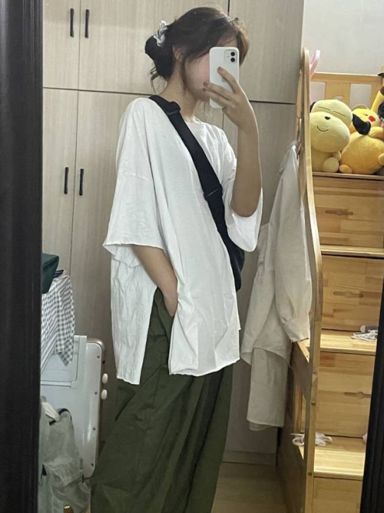 杰可史-河南省·漯河市·郾城区--学生党喜欢拍照P图，擅长各类风格穿搭，可接买家秀，寄拍模特，多种风格都可常识