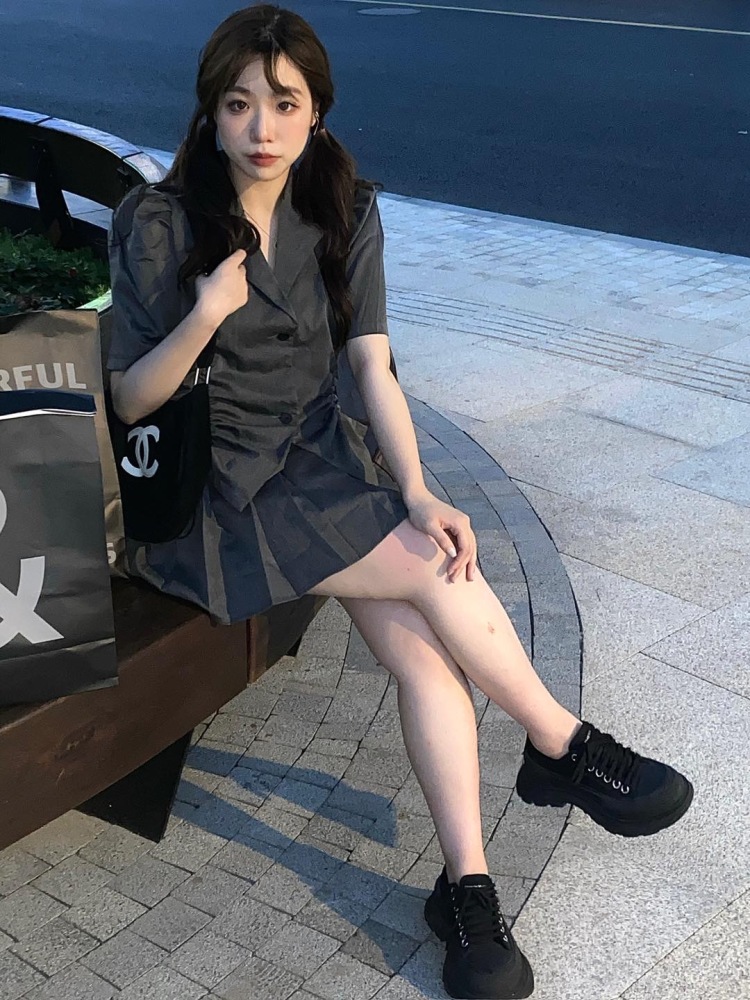eLevEn S-上海市·上海市·松江区--非常喜欢拍照 有相机 照片高级干净 玩d音 会p图 接寄拍
