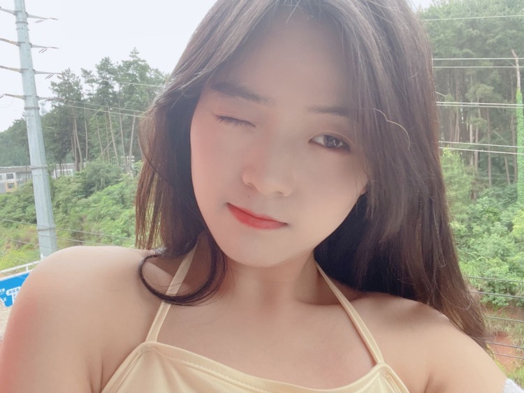 如意-贵州省·遵义市·仁怀市--身材好，会化妆，会拍照，会拍视频会剪辑，可以接推广种草开箱视频费用协商需要合作的商家可以联系我可以长期合作最好(女装化妆品护肤品首饰包包等)