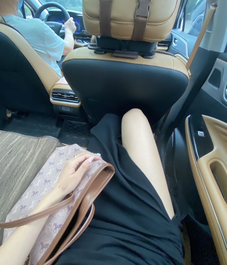 魏什么reallywhy-河北省·沧州市·吴桥县-抖音 快手-买家秀 接寄拍 会拍照p图
身高170体重102
衣服鞋子包包化妆品美瞳