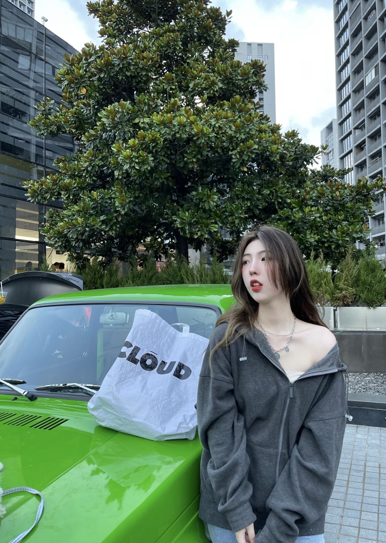 心上妹妹-浙江省·杭州市·滨江区-快手-可以探店打卡和接服装寄拍 风格多样化不限 欢迎各位商家合作 (微博 ***)