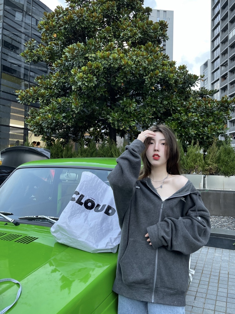心上妹妹-浙江省·杭州市·滨江区-快手-可以探店打卡和接服装寄拍 风格多样化不限 欢迎各位商家合作 (微博 ***)
