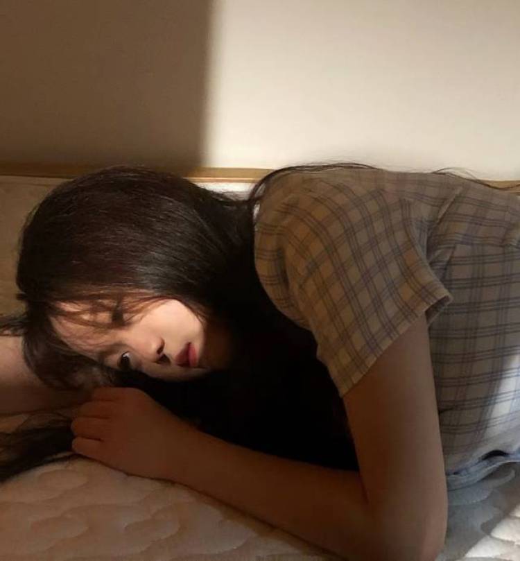 Re_gre-上海市·上海市·静安区-抖音，***，快手，微博-学生，可接饰品类，衣物类，生活用品类，美妆类产品。
身高160，体重112.腰围:68.5，臀围92.5，大腿围51，胸围:c罩
不直播，只返图，***没有发过作品，抖音发过私人作品粉丝二位数。
会p