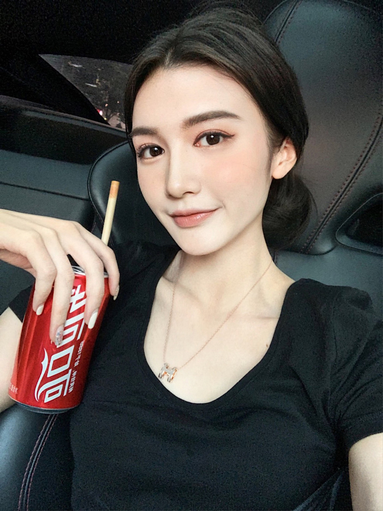 小火苗-江苏省·南京市·玄武区-抖音 微博 ***-各种风格都可以。寄拍,买家秀,服装,护肤,彩妆,饰品
身份:自由职业者
年龄:25
身高:160cm
体重:42KG
坐标:江苏省·南京市
#南京市# #自媒体# #网红# #博主# #电商# #直播