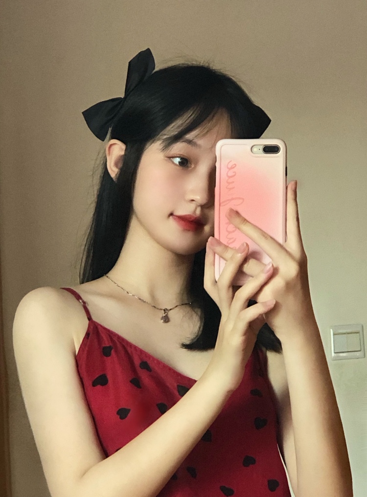 JISOO洋TUO🦙-湖南省·长沙市·岳麓区-快手-在校学生，喜欢拍照，可接受买家秀，短视频带货，开箱测评，免费试用和平面模特兼职。寄拍
