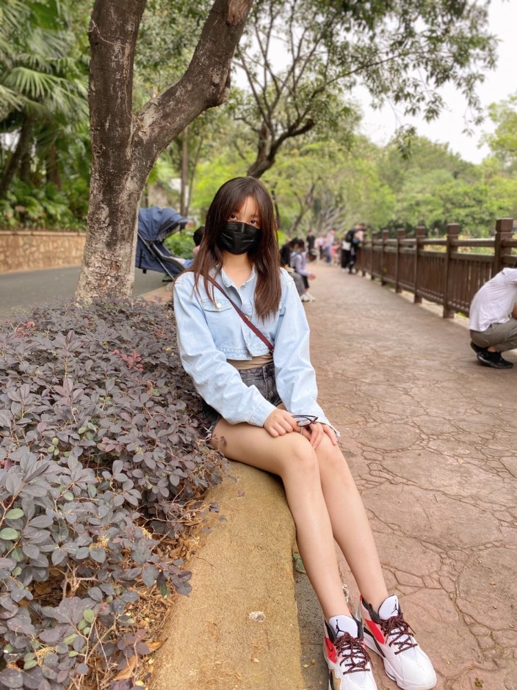 巴-广东省·珠海市·香洲区-抖音 微博 ***-买家秀 寄拍 送拍 都可可可
平时穿衣风格多样
喜欢拍照 会p图
当过礼仪模特
会一些舞蹈
168cm110斤